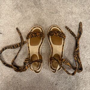 VINCE CAMUTO. Castaner Brown Animal Print Espadrilles